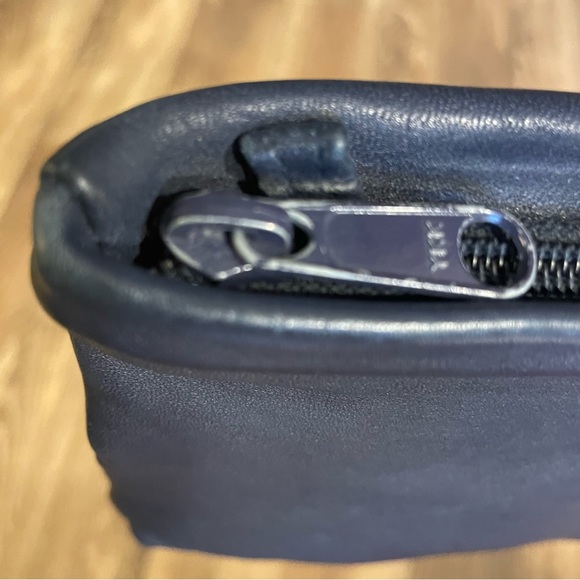 Vintage 100% Genuine Leather Navy Purse or Clutch by TJW for Mervyns 80s/90s - Picture 7 of 11